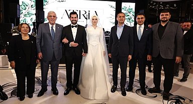 Dervişoğlu, Koca ile Oktay çiftinin nikah şahiti oldu