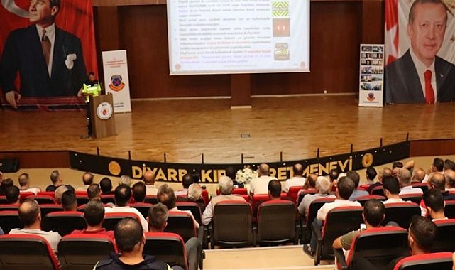 Diyarbakır'da okul servis araç sürücüleri için Trafik Güvenliği Eğitimi verildi