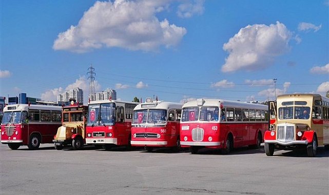 İETT'nin nostaljik araçları, Cumhuriyet Bayramı'nda geçiş yapacak