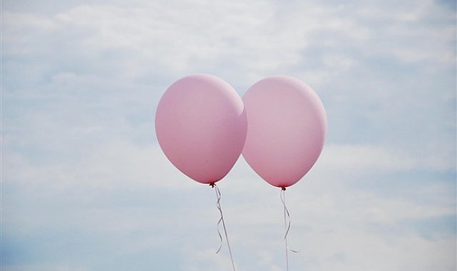 İstanbul’da gökyüzüne pembe balonlar bırakıldı