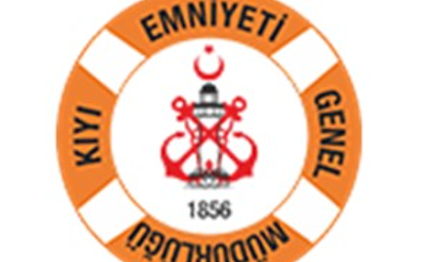 KEGM, makine arızası nedeniyle sürüklenen teknenin emniyete alındığını bildirdi