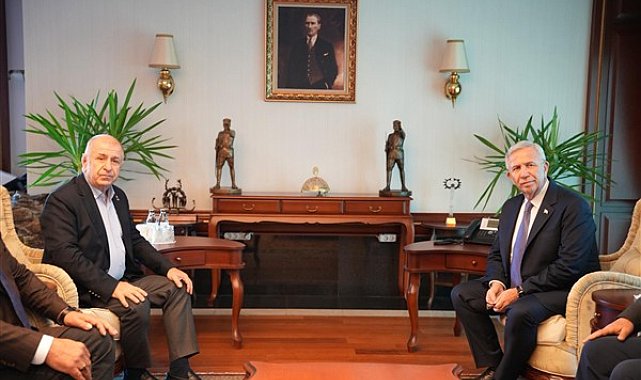 Özdağ: Olumlu olumsuz gelişmelerde Mansur Bey’in arkasında olacağız