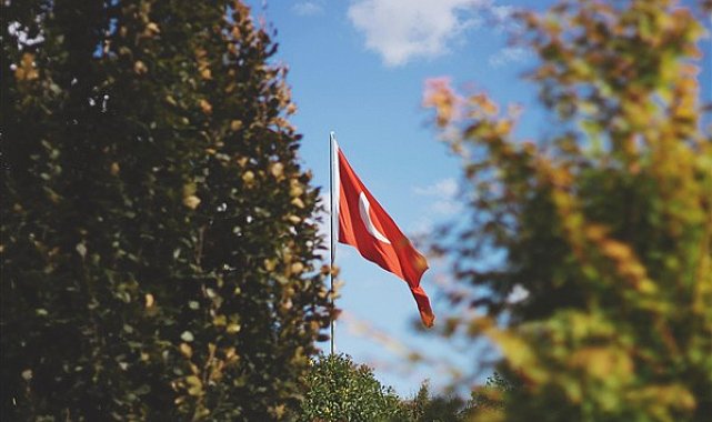 Vali ve belediye başkanları Cumhuriyet Bayramı'nı kutladı