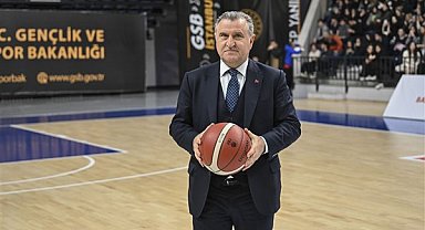 Bakan Bak’tan milli sporcuya tebrik