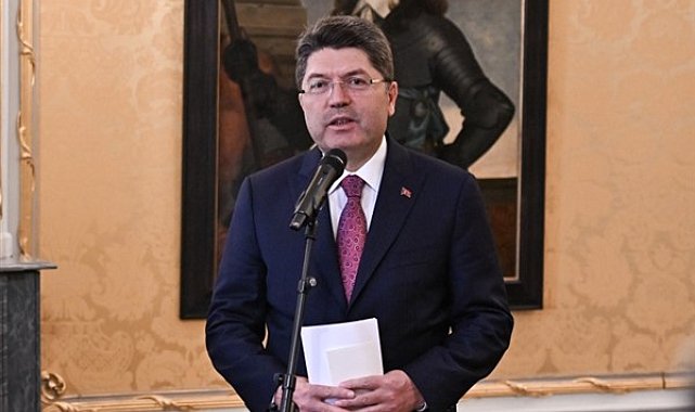 Bakan Tunç, Türk Devletleri Teşkilatı adalet bakanları ile Zafer Anıtı’nı ziyaret etti