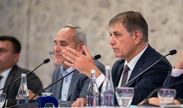 Başkan Tugay su ürünleri kooperatiflerinin temsilcileri ile buluştu