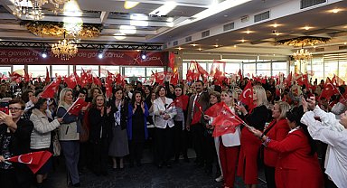 Eskişehir’de Kadınlar Cumhuriyet’in 102. yılını kutladı