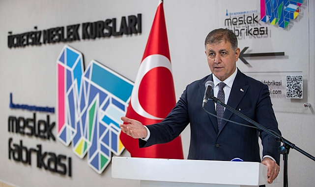 İzmir’de meslek fabrikası kurs merkezi açıldı