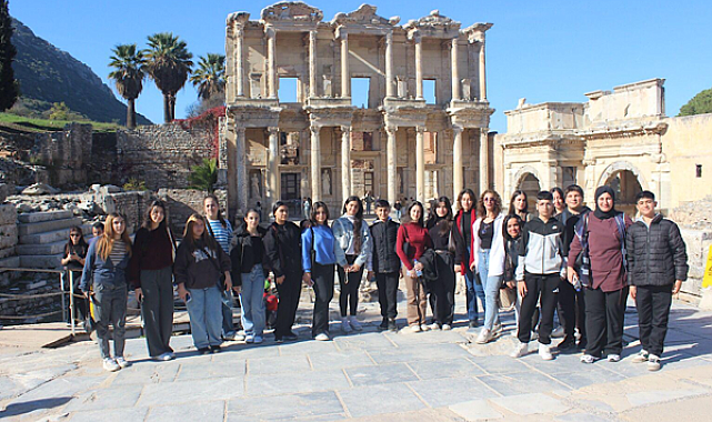 İzmir’de öğrencilere kültürel etkinlik desteği