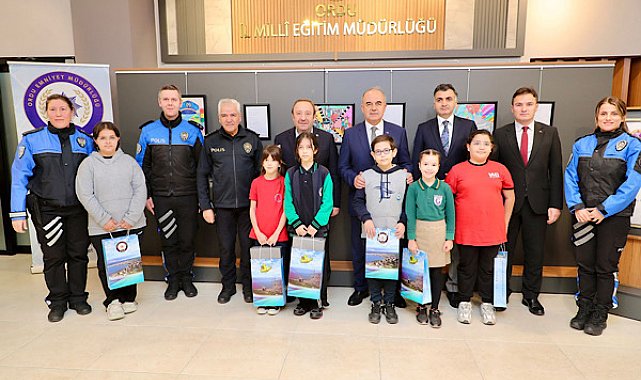 Vali Erol “Huzurlu Şehrin Bilgili Gençleri” ödül törenine katıldı