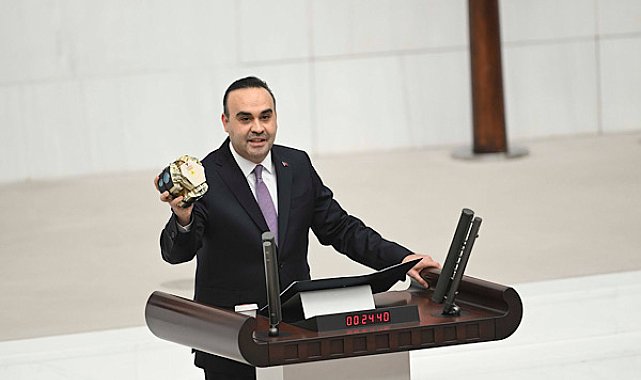 Bakan Kacır, MİHAL’i ilk kez TBMM'de gösterdi