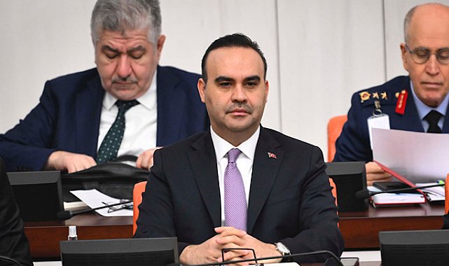 Bakan Kacır, TBMM'ye Togg T10F ile geldi