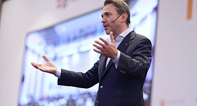 Bayraktar: Şimdi hedefimiz dışa bağımlılığını bitirmiş bir Türkiye