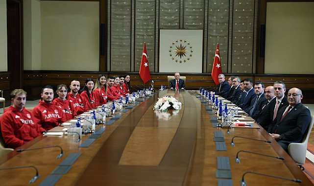 Cumhurbaşkanı Erdoğan, başarılı sporcuları ağırladı
