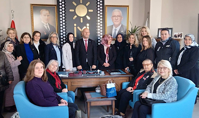 İYİ Parti Orhangazi Kadın Kolları’nda başkanlık görevi Demirkol’a devredildi