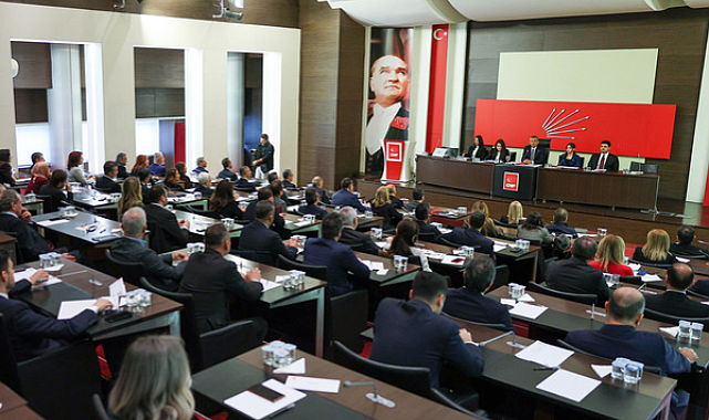 Özel, kurultay sonrası ilk Parti Meclisi Toplantısı’na başkanlık etti