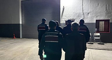 Rize’de kaçak alkol ve sigara operasyonu