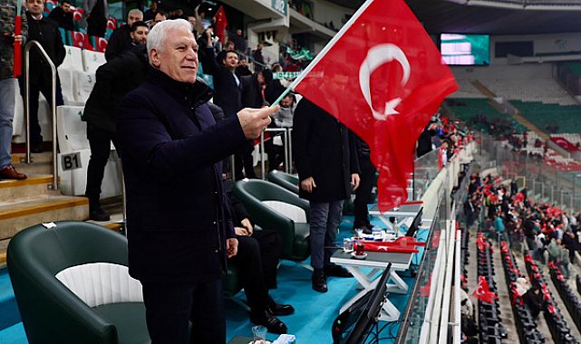 Bursa’da tribünler Türk bayraklarıyla donatıldı