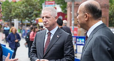 İstanbul Valisi Gül, Bağcılar'da 10 aileyi ziyaret etti