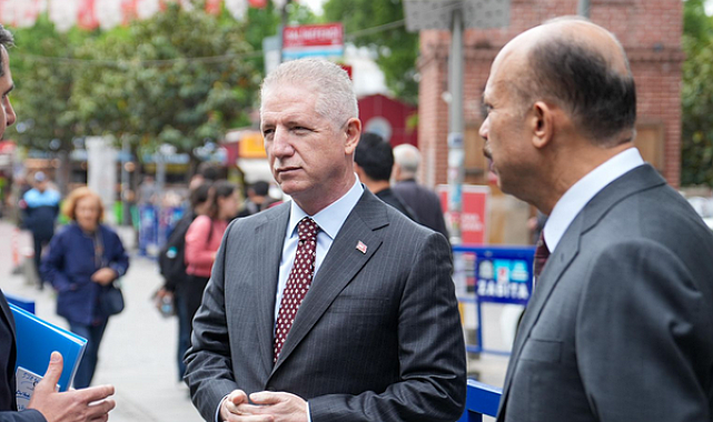 İstanbul Valisi Gül, Bağcılar'da 10 aileyi ziyaret etti