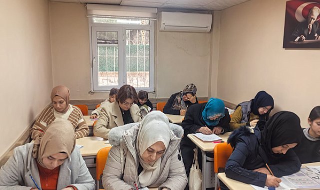 Şafak Aile Destek Merkezi bünyesinde okuma yazma kursu açıldı