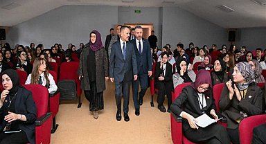Vali Aktaş’tan İzmit Mehmet Akif Ersoy Kız Anadolu İmam Hatip Lisesi’ne ziyaret