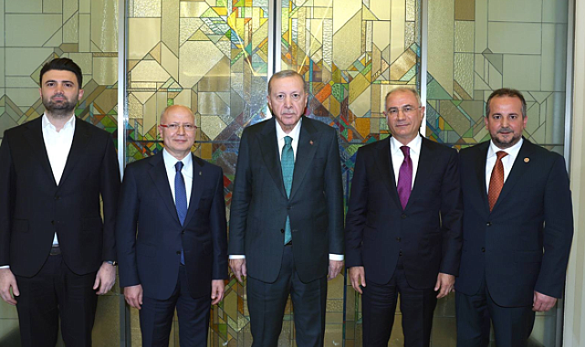 AK Parti Bursa heyetinden Cumhurbaşkanı Erdoğan'a ziyaret