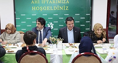 Arıkan, “Geleneksel Ahi İftarı” programına katıldı