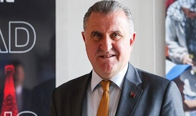 Bakan Bak, 11. Geleneksel Hamsi ve Horon Festivali’ne katıldı