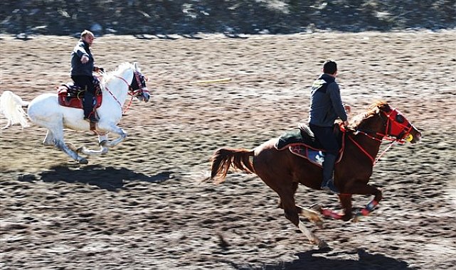 Bayburt’ta kurtuluşun 108. yılı etkinliklerinde cirit müsabakası düzenlendi