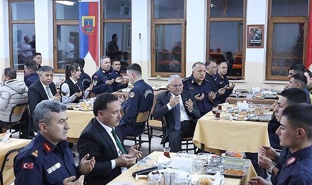 Büyükkılıç, jandarma personeliyle iftar programında bir araya geldi