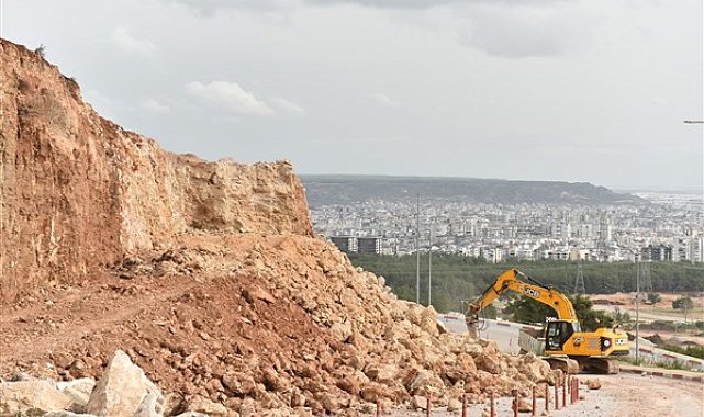 Kepez'de heyelan riskine müdahale