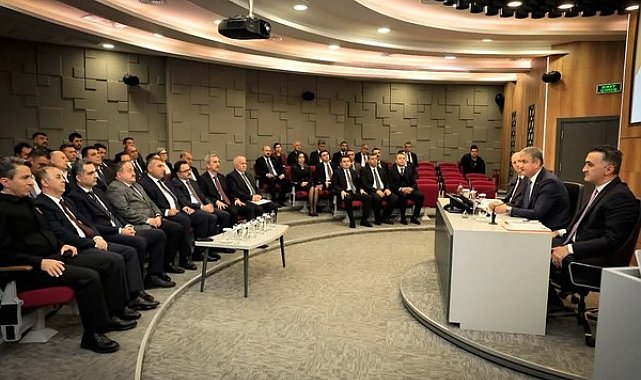 Adana’da sahipsiz hayvanlara yönelik çalışmalar değerlendirildi