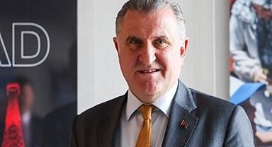 Bakan Bak, İstanbul’da üniversiteli gençlerle iftar sofrasında buluştu