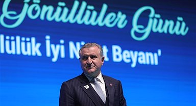 Bakan Bak: Kadın sporcularımız elde ettikleri başarılarla genç nesillere ilham oluyor