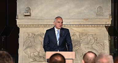 Bakan Ersoy: Türkiye, yakmadan barışa ve insanlığa hizmet etmektedir