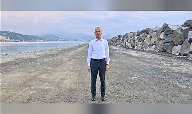 Bakan Uraloğlu, bakanlık personeliyle bayramlaştı