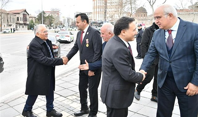 Başkan Büyükkılıç, Kayseri’de bayramlaşma programlarına katıldı