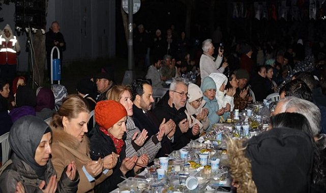 Başkan Hürriyet, vatandaşlarla aynı sofrada buluştu