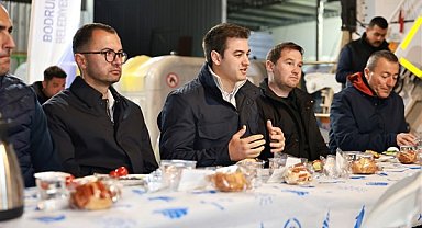 Başkan Mandalinci, temizlik işleri personeliyle sahur yaptı