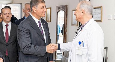 Başkan Tugay, Eşrefpaşa Hastanesi’ni ziyaret etti