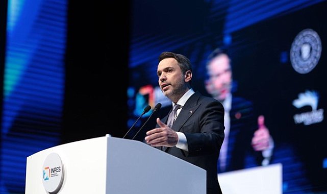 Bayraktar: Türkiye küresel enerjide merkez olma hedefini sürdürüyor