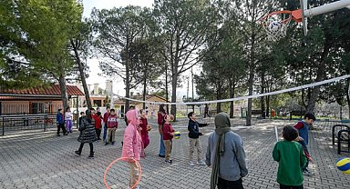 Büyükşehirden okullara spor malzemesi desteği