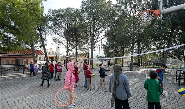 Büyükşehirden okullara spor malzemesi desteği