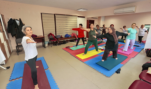 Konak’ta 60 yaş üstüne yoga kursu düzenleniyor
