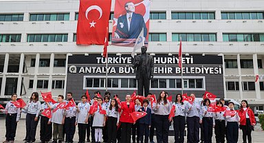 Antalya'da 23 Nisan kapsamında temsili devir teslim yapıldı