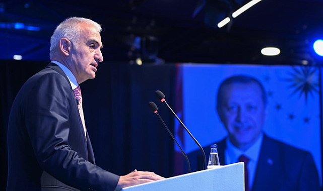 Bakan Ersoy, Antalya'da AK Parti teşkilatıyla bir araya geldi