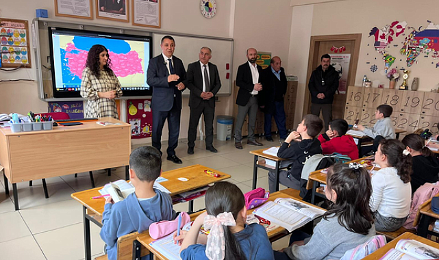 Başer, ilkokul öğrencilerinin Hayat Bilgisi dersine konuk oldu