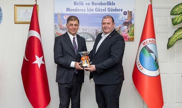 Başkan Tugay’dan Menderes’te teşekkür ziyareti