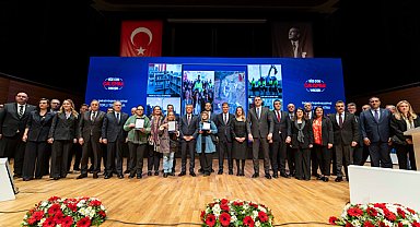 CHP Genel Başkanı Özel İzmir’de toplu açılış ve anahtar teslim törenine katıldı